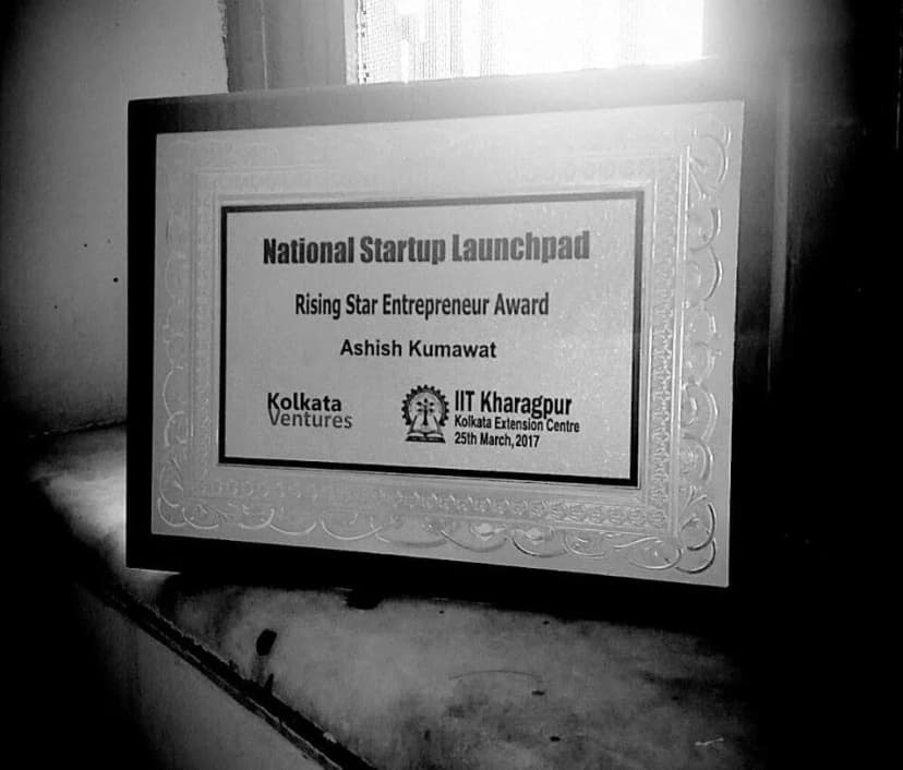 Ashish Kumawat Rising Star Entrepreneur Award by Avelo Roy at IIT Kharagpur